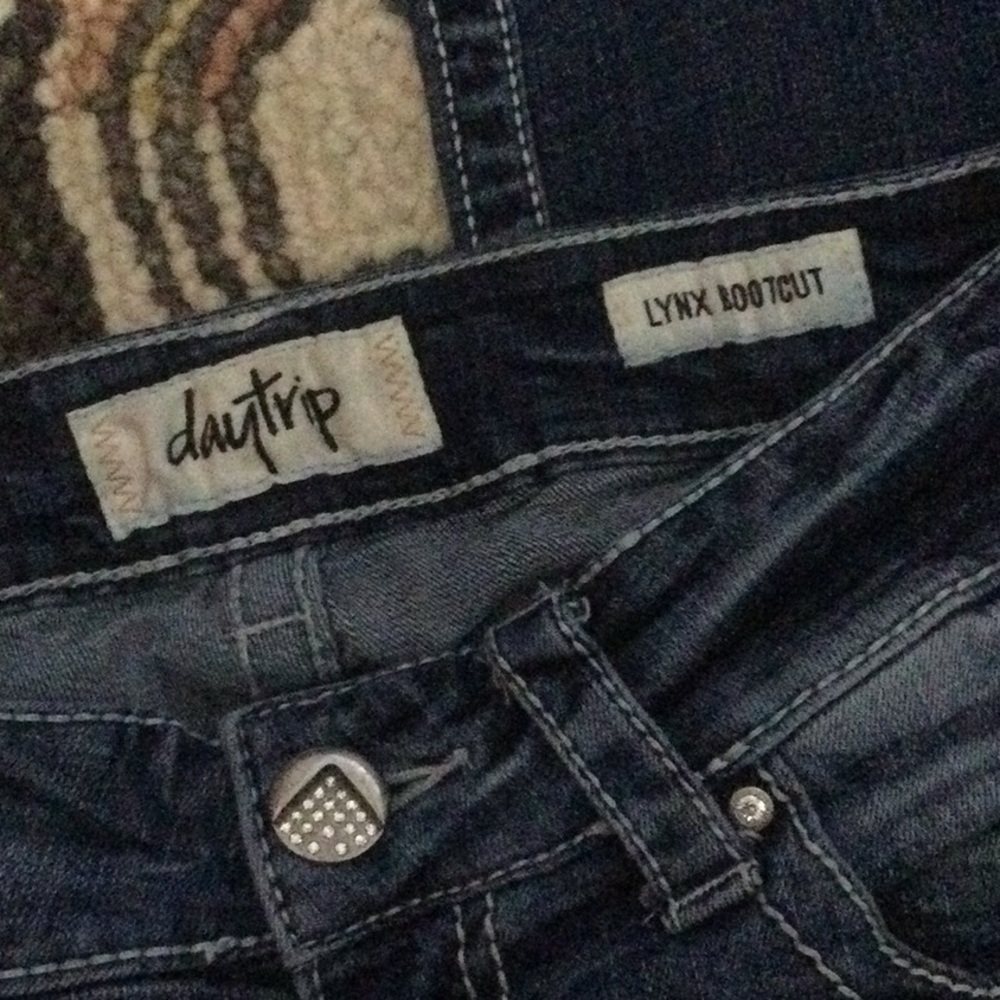 ☀️💎DAYTRIP Rhinestone Jeans💎☀️ - Picture 6 of 8